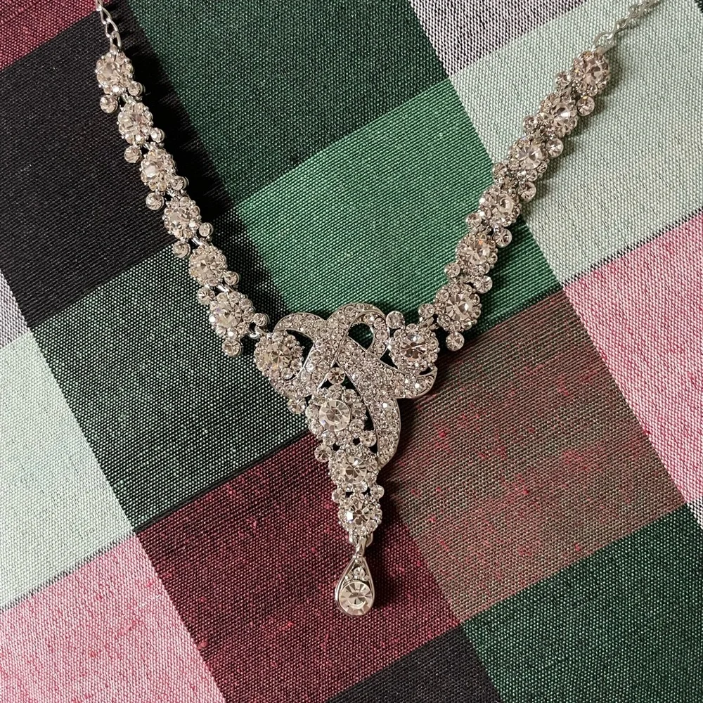 Artificial diamond full set with maang tika and earrings free size - Picture 1 of 5